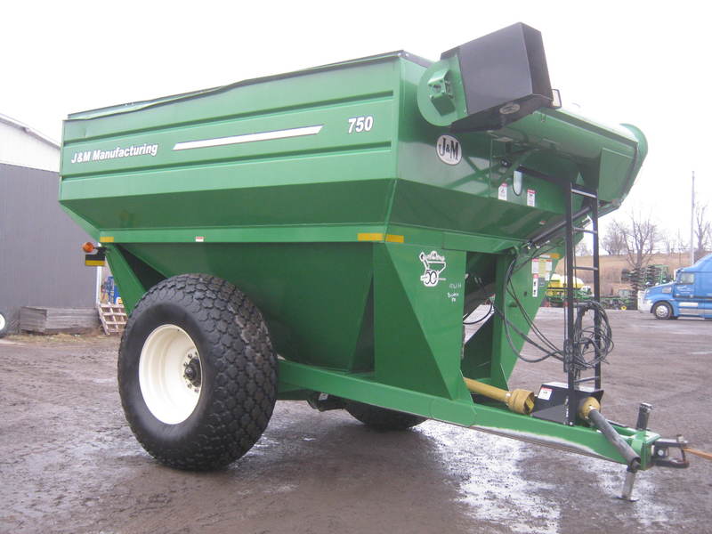 Grain Cart  J&M 750 - 18 Grain Cart  Photo